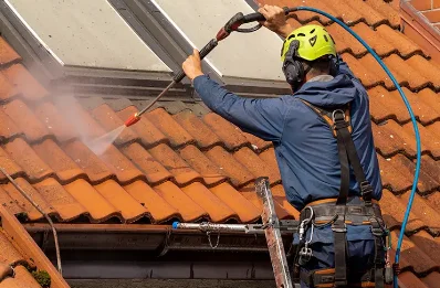 Démoussage et hydrofuge de toiture à Lamanon